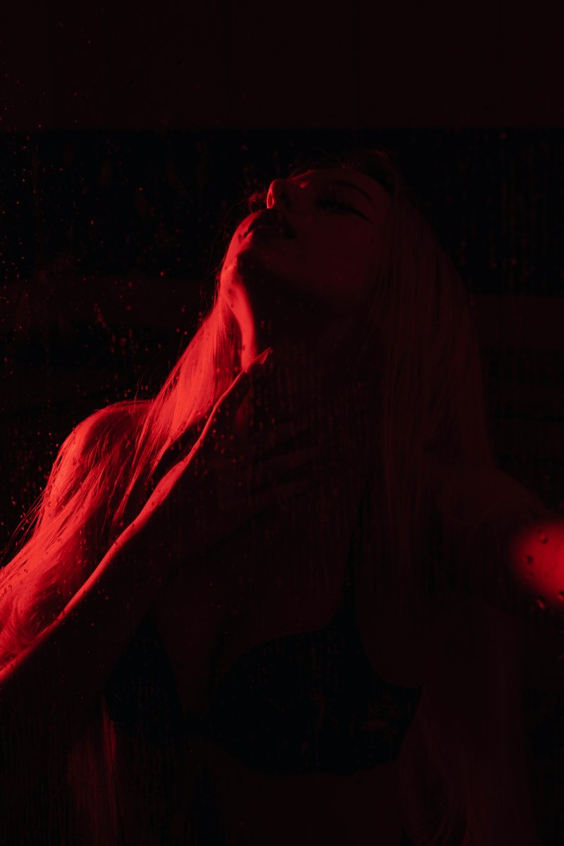 Setting The Mood: A Complete Guide To Creating An Atmosphere That Seduces Illustration